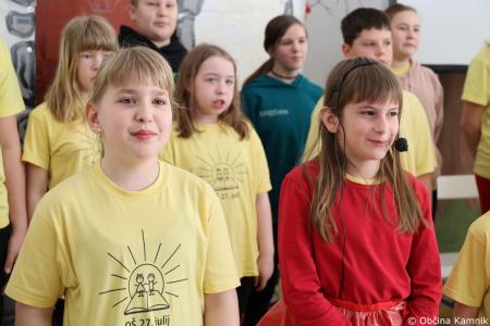 Osnovna šola 27. julij Kamnik že 40 let raste s prepričanjem, da če spoštujemo sebe, bomo znali spoštovati tudi druge (10)